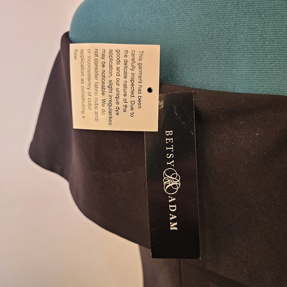 NWT Betsy Adam black burgundy white off-the-shoulder mini cocktail dress sz 8 US - Picture 10 of 13